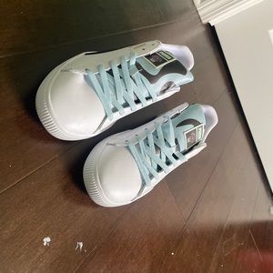 Size 13 puma Clyde sneakers
